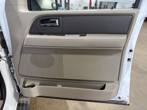 Used 2010 Ford Expedition XLT AWD/4WD image 23