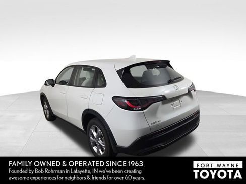 Used 2023 Honda HR-V LX image 9
