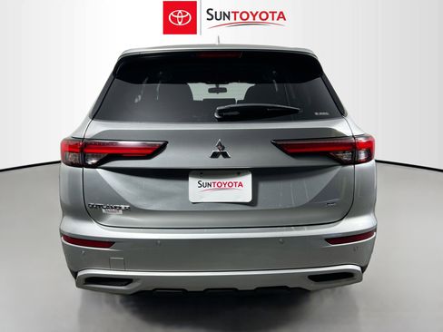 Used 2024 Mitsubishi Outlander SE image 5