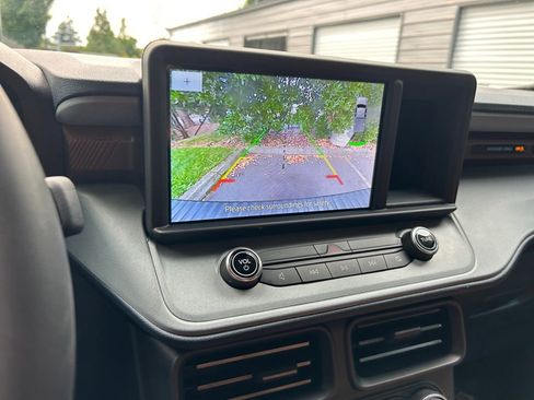 Used 2024 Ford Maverick Lariat image 19