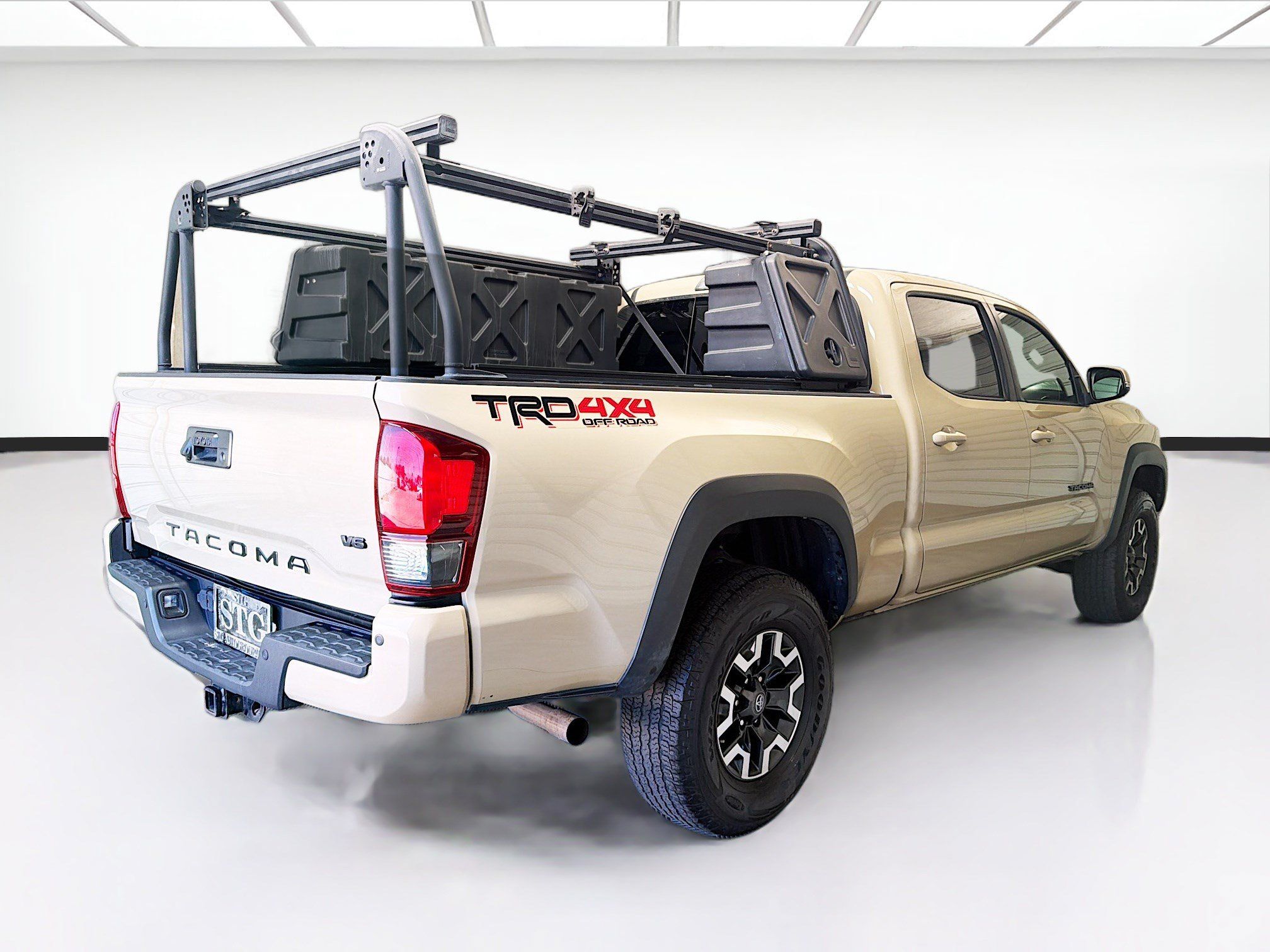 Used 2019 Toyota Tacoma TRD Off-Road w/ Technology Package AWD/4WD image 4