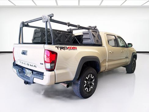 Used 2019 Toyota Tacoma TRD Off-Road w/ Technology Package AWD/4WD image 4