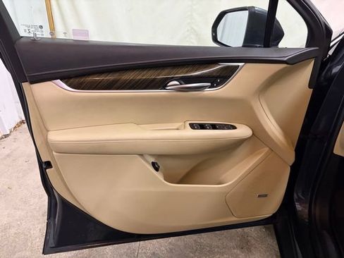 Used 2019 Cadillac XT5 AWD image 37