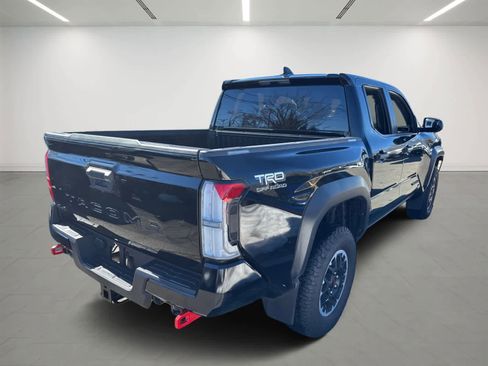 Used 2024 Toyota Tacoma TRD Off-Road image 6