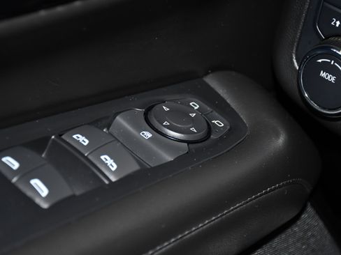 Used 2025 Chevrolet Tahoe Z71 AWD/4WD image 34