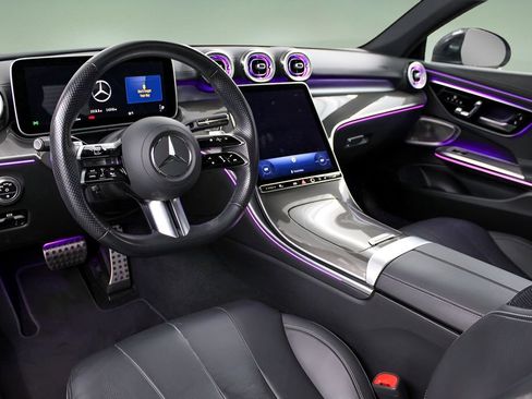 Used 2025 Mercedes-Benz CLE 300 4MATIC Coupe image 8