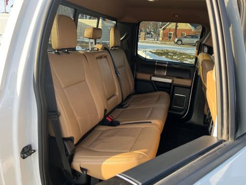 Used 2022 Ford F250 Lariat w/ Chrome Package image 19