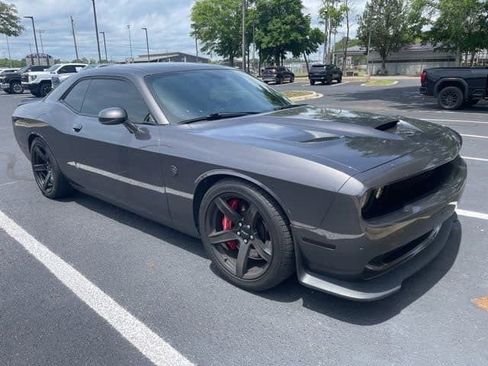 Used 2018 Dodge Challenger SRT Hellcat RWD image 6