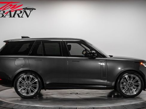 Used 2024 Land Rover Range Rover SE image 6