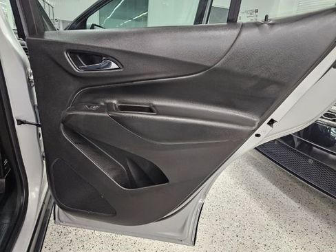 Used 2021 Chevrolet Equinox LT w/ Driver Convenience Package image 28