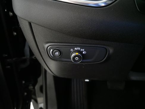 Used 2024 Chevrolet Equinox LS w/ LS Convenience Package image 26