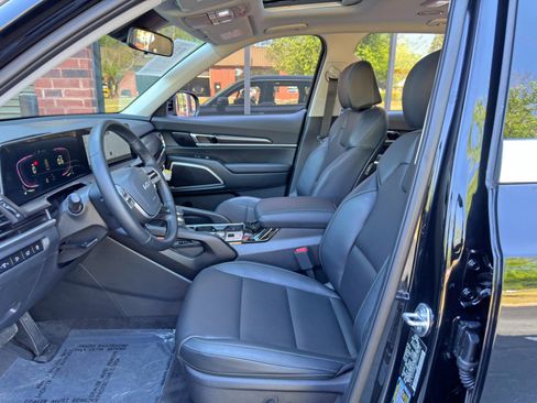 Used 2025 Kia Telluride S image 17