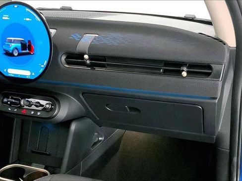 Certified 2025 MINI Cooper 2-Door Hardtop image 23