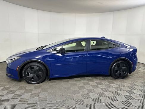 Used 2025 Toyota Prius LE image 6