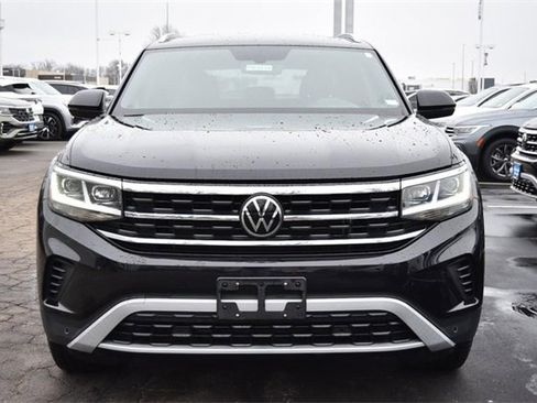 Certified 2022 Volkswagen Atlas Cross Sport SE image 4