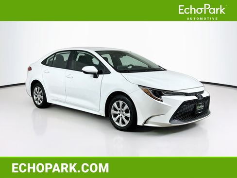 Used 2021 Toyota Corolla LE w/ Carpet Mat Package (TMS) FWD image 1
