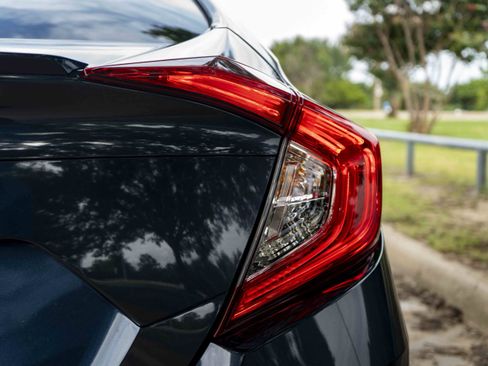 Used 2018 Honda Civic EX-T image 13