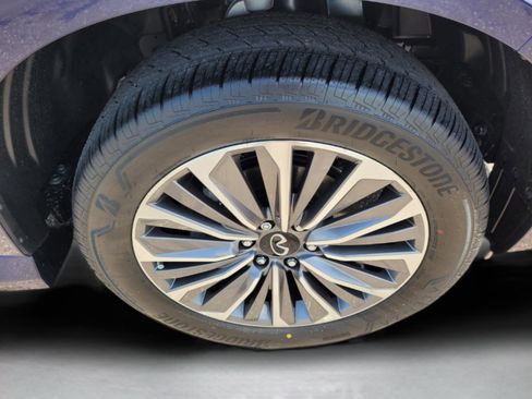 Used 2025 INFINITI QX80 Sensory image 43