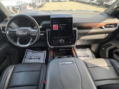 Certified 2025 GMC Yukon Denali image 11