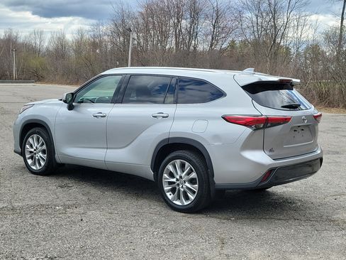 Used 2021 Toyota Highlander Limited AWD/4WD image 7