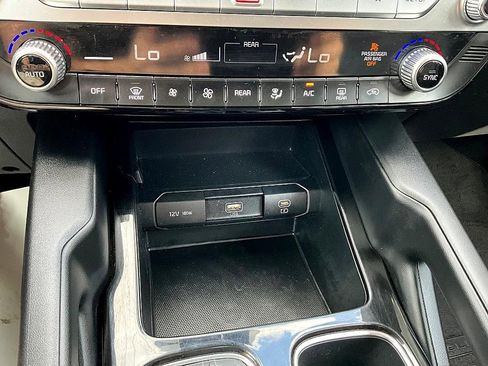 Used 2023 Kia Telluride LX image 21