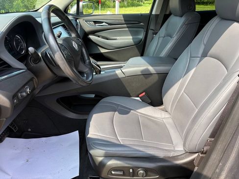 Used 2019 Buick Enclave Essence AWD/4WD image 16