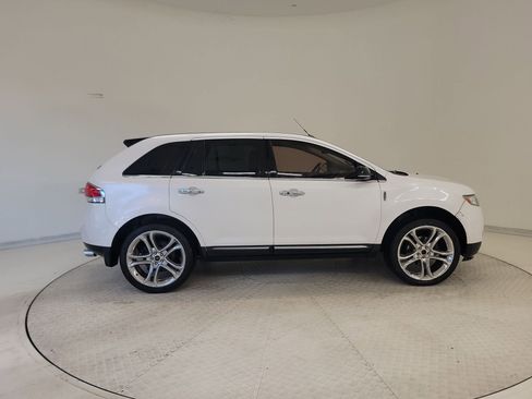 Used 2013 Lincoln MKX FWD image 6