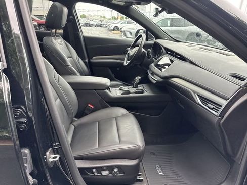 Used 2019 Cadillac XT4 Premium Luxury FWD image 16