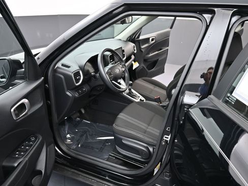 Certified 2024 Hyundai Venue SEL FWD image 12