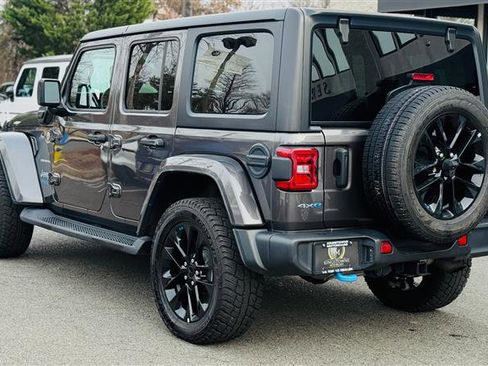 Used 2022 Jeep Wrangler Unlimited Sahara w/ Cold Weather Group image 3