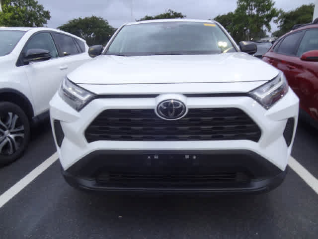 Used 2025 Toyota RAV4 LE AWD/4WD image 2