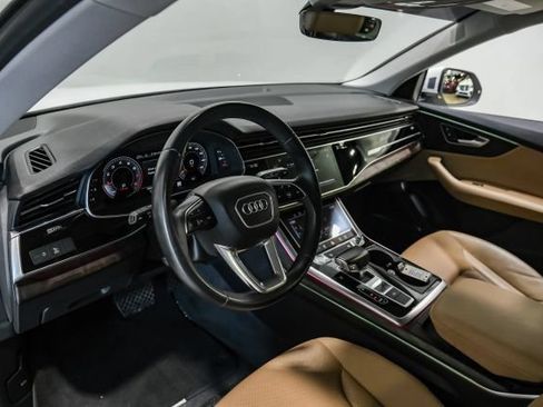 Used 2019 Audi Q8 Premium Plus w/ Premium Plus AWD/4WD image 7