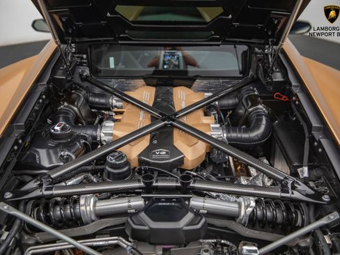 Used 2022 Lamborghini Aventador Countach image 19