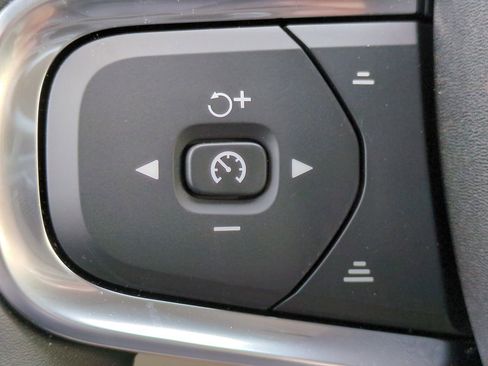 New 2026 Volvo XC40 B5 Plus w/ Protection Package Premier image 24