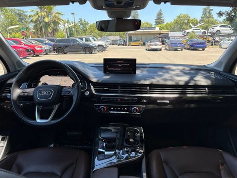 Used 2018 Audi Q7 3.0T Prestige w/ Prestige Package AWD/4WD image 24