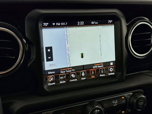 Used 2021 Jeep Wrangler Unlimited Sahara AWD/4WD image 17