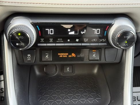 Used 2022 Toyota RAV4 XLE w/ Convenience Package image 19