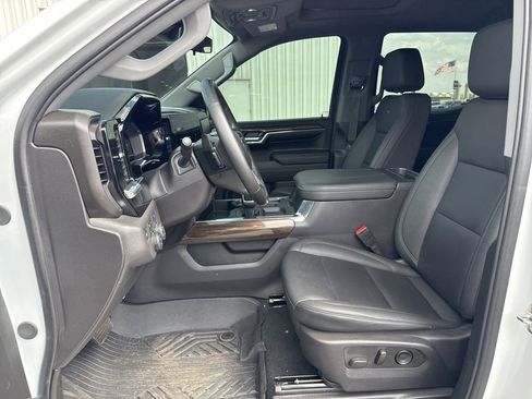 Used 2024 Chevrolet Silverado 1500 LT Trail Boss w/ Convenience Package II AWD/4WD image 13