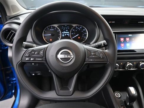 New 2025 Nissan Kicks Play S image 7