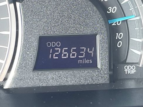 Used 2012 Toyota Camry XLE FWD image 28