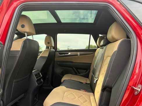 Used 2024 Volkswagen Atlas Cross Sport SE image 22