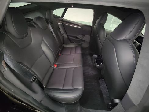 Used 2022 Tesla Model S image 16
