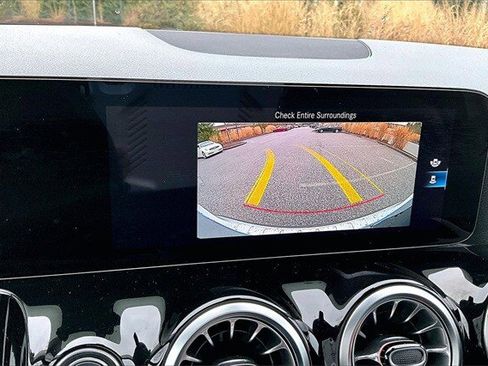 Certified 2023 Mercedes-Benz GLA 250 4MATIC image 17