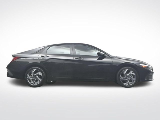 Used 2025 Hyundai Elantra Sport FWD image 40