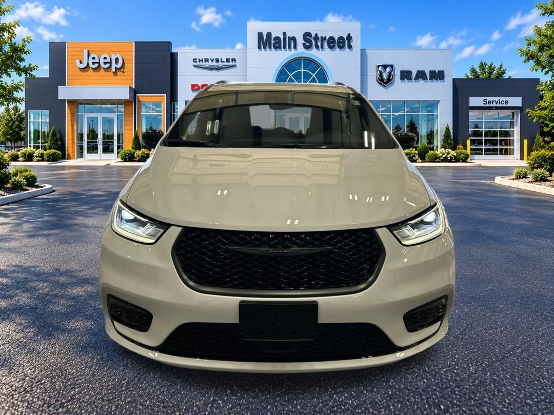 Used 2026 Chrysler Pacifica Select w/ S Appearance Package FWD image 8