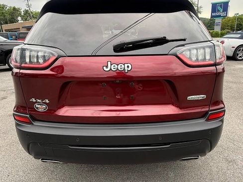 Used 2020 Jeep Cherokee Latitude Plus w/ Cold Weather Group AWD/4WD image 3
