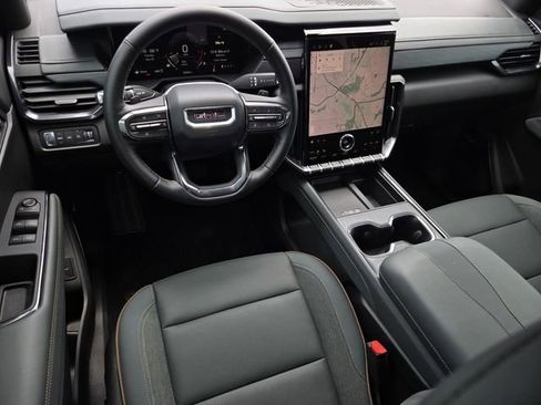 Used 2025 GMC Acadia AT4 AWD/4WD image 19