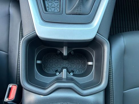 Used 2025 Toyota RAV4 XLE Premium image 23