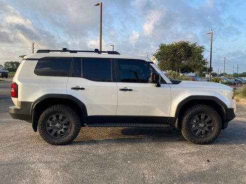 Used 2026 Toyota Land Cruiser w/ Premium Package AWD/4WD image 4