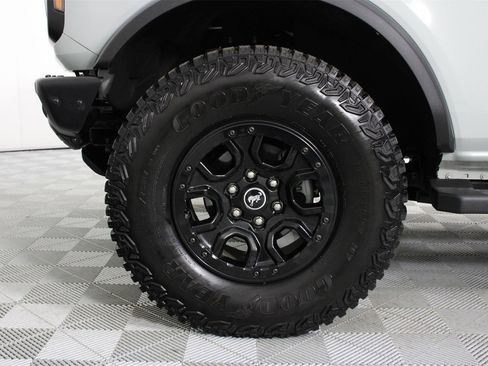 Used 2024 Ford Bronco Wildtrak image 29